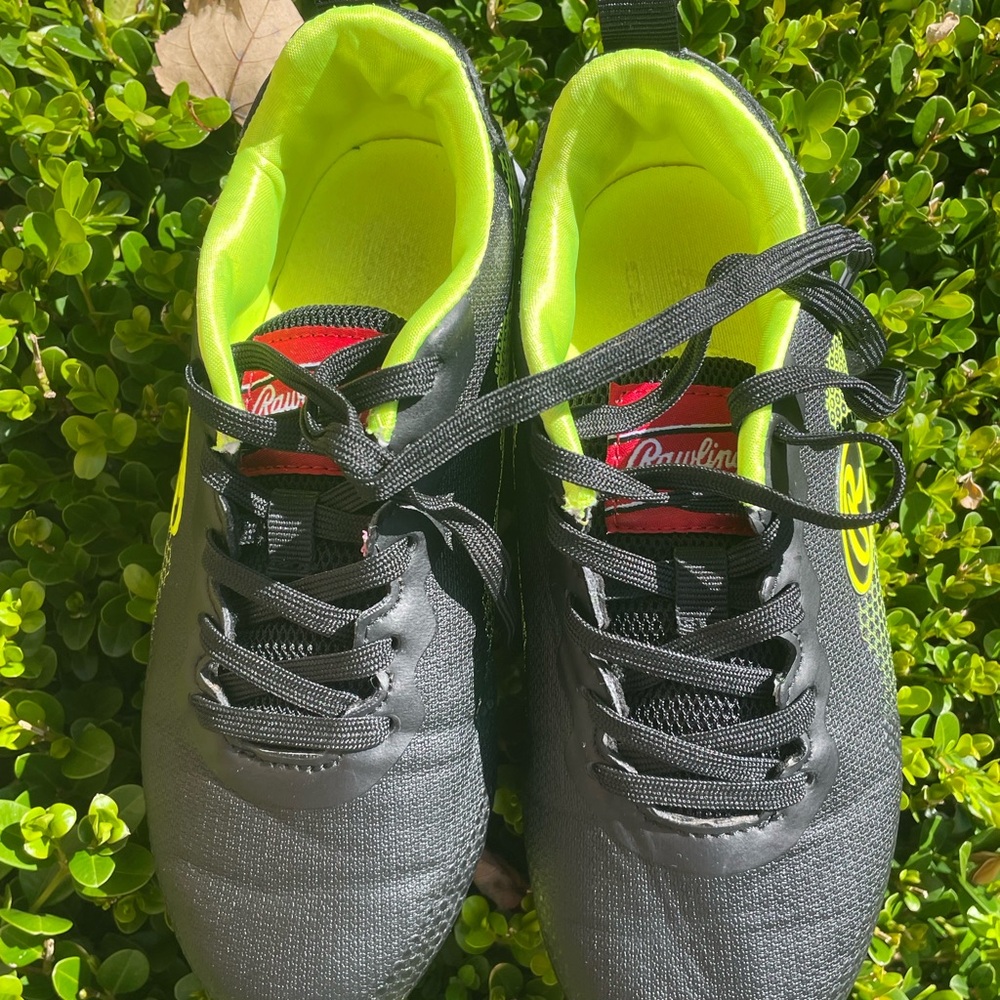 Rawlings Kids Cleats - Picture 2 of 5